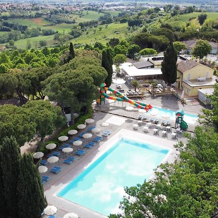 Camping Village Mar Y Sierra San Costanzo Exterior foto