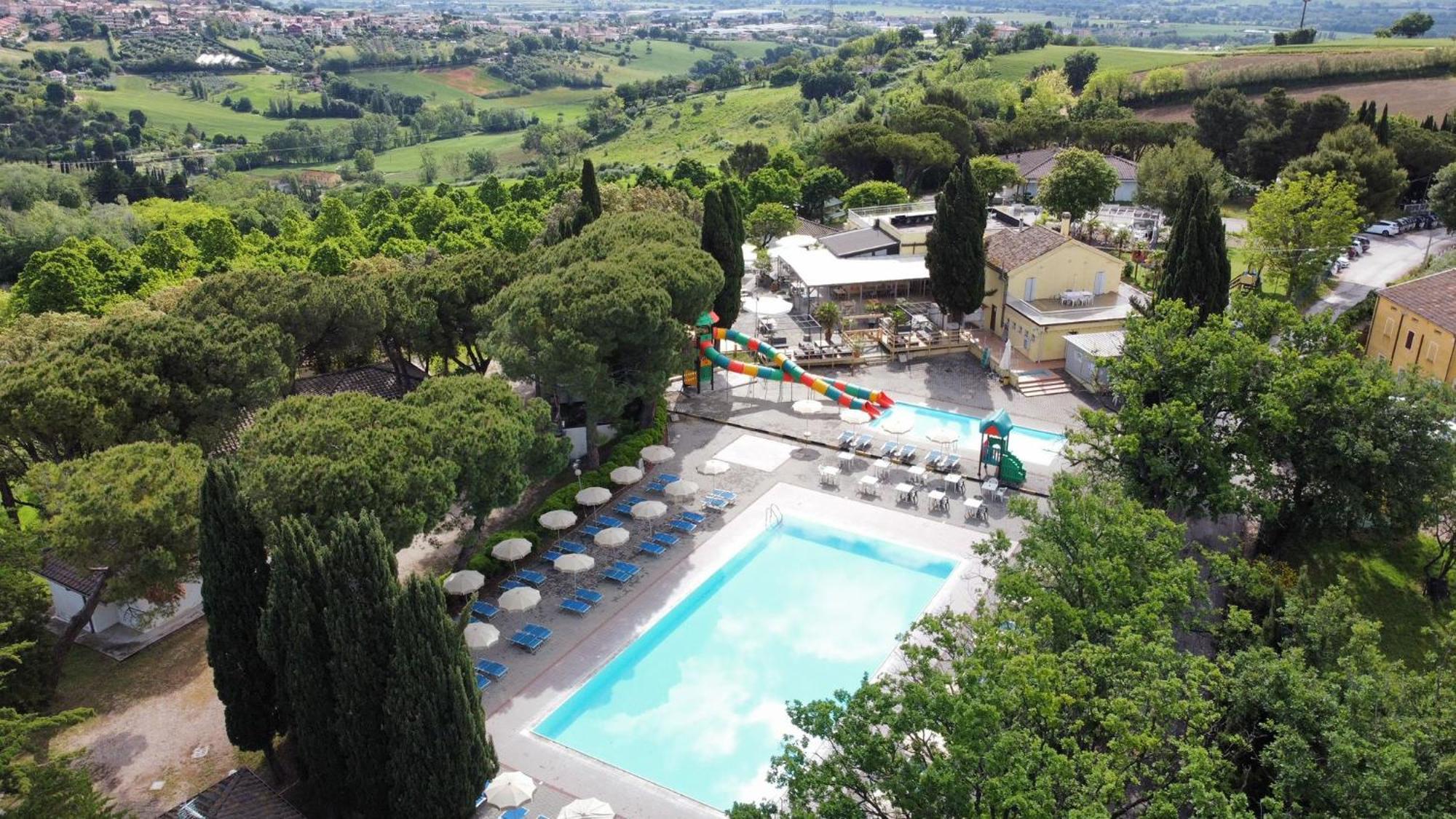 Camping Village Mar Y Sierra San Costanzo Exterior foto